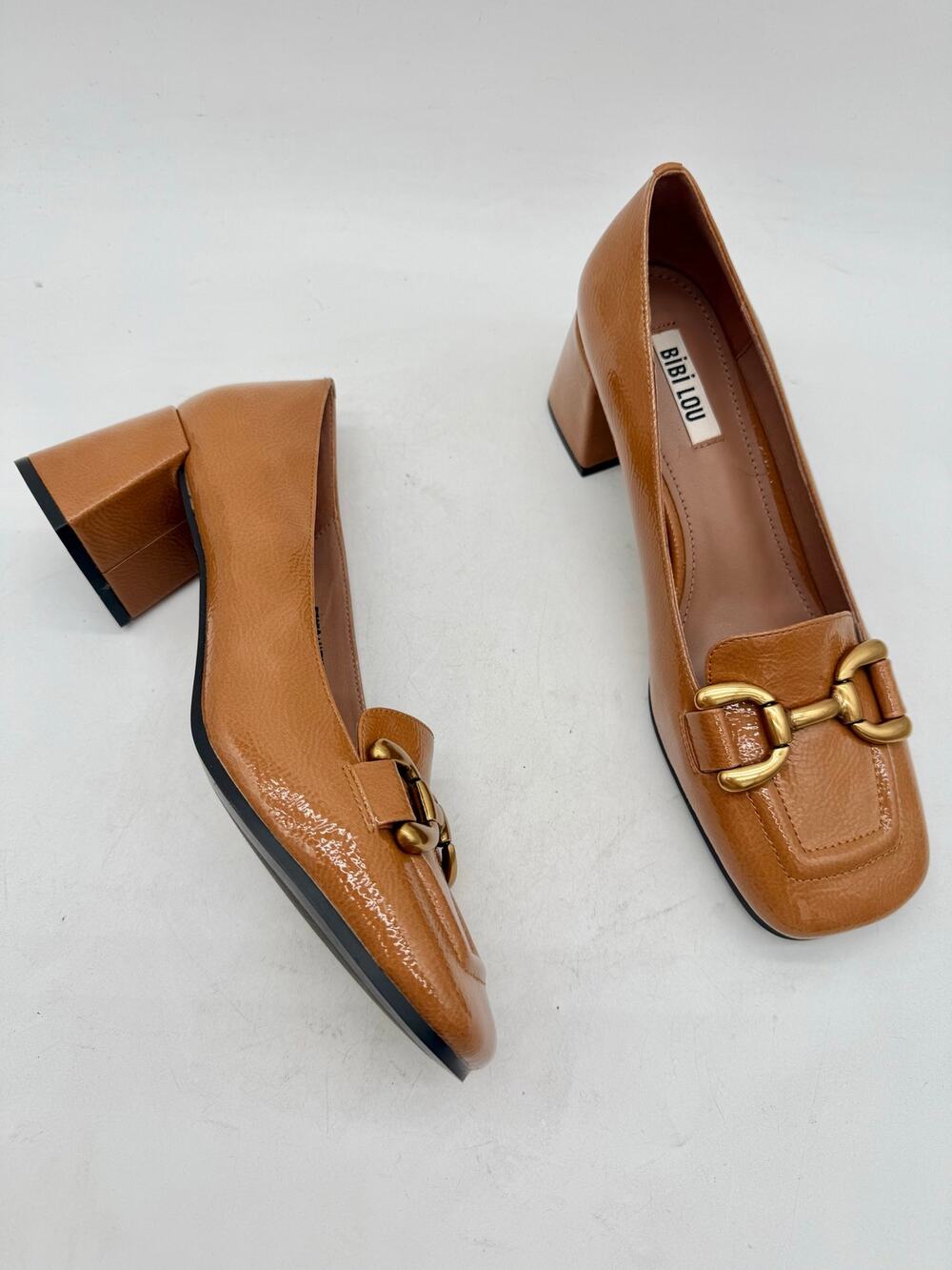 Bibi Lou Valencia Camel Patent Leather Horsebit Block Heel Loafers EU 39 US 8.5